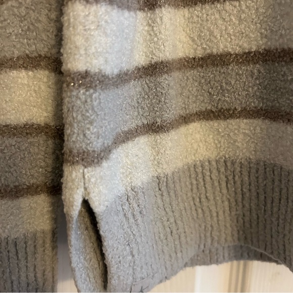 Barefoot Dreams Cozy Chic Lite Stripe Sweater size Medium - Picture 2 of 7